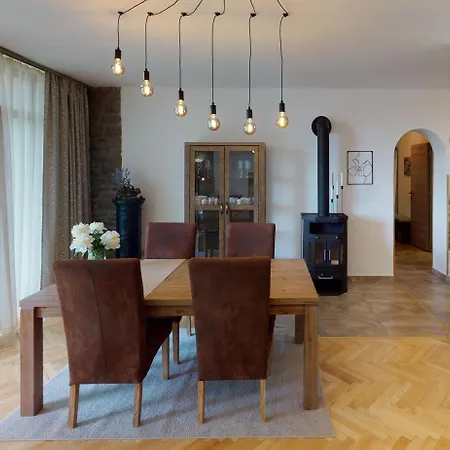 Hanga Vendeghaz * Тихань