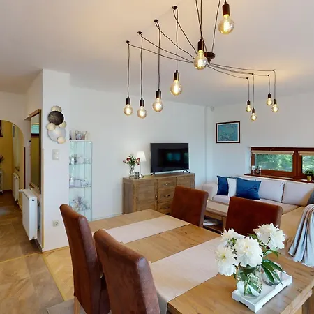 Hanga Vendeghaz * Тихань