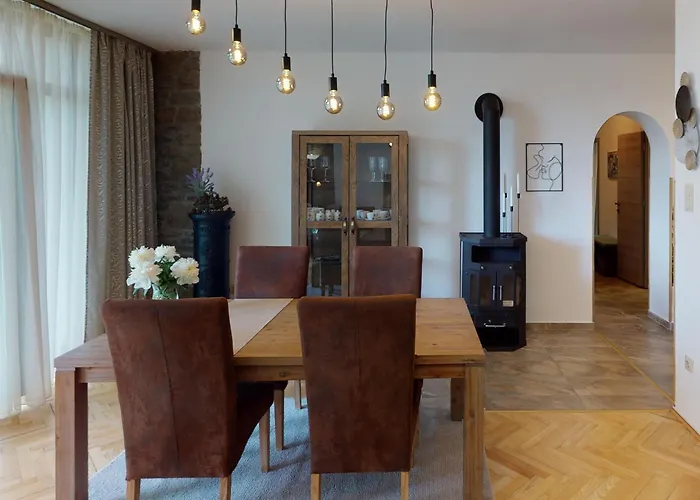 Hanga Vendeghaz * 蒂豪尼